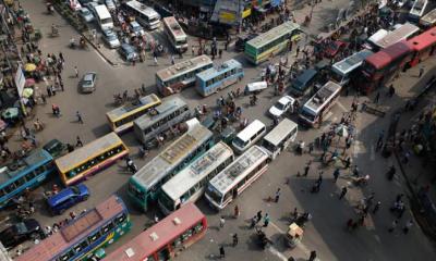 আগুন আর ককটেল হামলার আতঙ্কে সাধারণ মানুষ