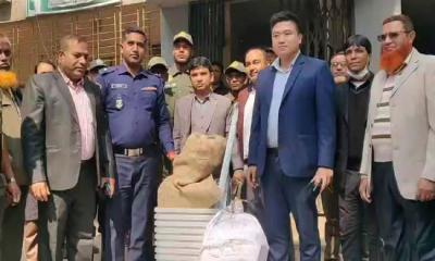 হাকিমপুরের ২৮ কেন্দ্রে সরঞ্জাম পৌঁছাচ্ছে, জোরদার নিরাপত্তা