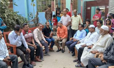 পল্লী চিকিৎসককে অস্ত্রের মুখে অপহরণচেষ্টা, পাশে দাঁড়ালেন এমপি শিমুল বিশ্বাস