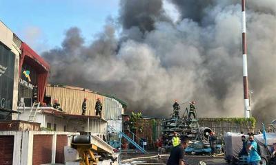 আগুনের তীব্রতা বেড়ে যাওয়ায় সরানো হচ্ছে বিমানগুলো