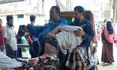 ত্রিশালে বাসচাপায় প্রাণ গেল ৩ জনের 