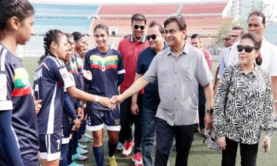 এই আবহাওয়ায় ফুটবল খেলা মানবিকভাবে সম্ভব নয়