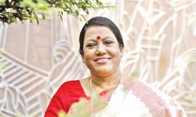 ফরিদা পারভীনকে শহীদ মিনারে শ্রদ্ধা, দাফন কুষ্টিয়ায়