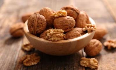 আখরোট কেন খাবেন, জানুন পুষ্টিগুণ, উপকারিতা ও পার্শ্ব-প্রতিক্রিয়া