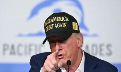 যুক্তরাষ্ট্রের দুর্যোগপীড়িত অঞ্চল পরিদর্শনে ট্রাম্প, সাহায্য কমানোর হুমকি