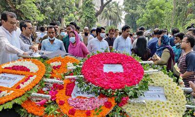 জাতীয় প্রেসক্লাবে ফুলেল শ্রদ্ধায় সিক্ত অমিত হাবিব