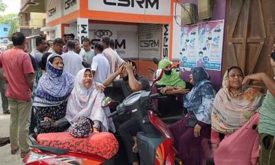 এমপি আনারের বাড়িতে শোকগ্রস্ত স্বজন ও সমর্থকদের ভিড়