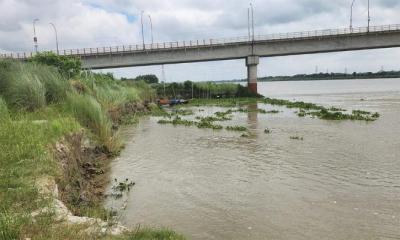 আড়িয়াল খাঁর ভাঙনে ঝুঁকিতে ৯৭ কোটির সেতু