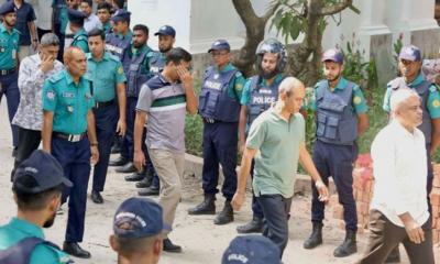 আটক ১৫ সেনা কর্মকর্তার পক্ষে লড়বেন না ব্যারিস্টার সারওয়ার
