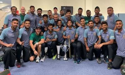 শিরোপা নিয়ে দেশে ফিরল টাইগাররা