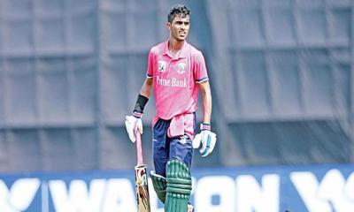 ২১ বছরেই অবসর বিশ্বকাপ জেতা ওপেনারের