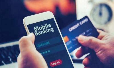 নির্বাচন ঘিরে মোবাইল ব্যাংকিংয়ে কঠোরতা, ব্যাংক থেকে নগদ টাকা তোলার ভিড়