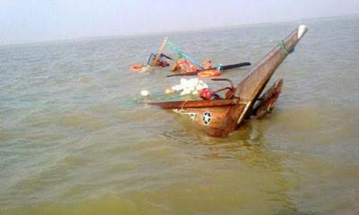 বঙ্গোপসাগরে ট্রলারডুবি, ৮ জেলে উদ্ধার হলেও নিখোঁজ ৫
