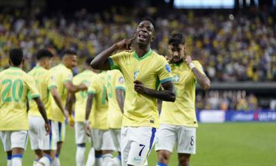 ভিনিসিউসের জোড়া গোলে প্যারাগুয়েকে উড়িয়ে দিল ব্রাজিল