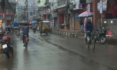 বরিশালে স্বস্তির বৃষ্টি ঈদ বাজারে স্থবিরতা