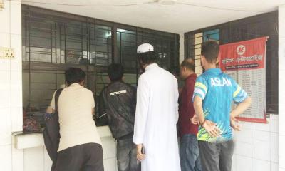 কাউন্টার-অনলাইনে সহজেই মিলছে বাসের আগাম টিকেট