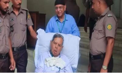 দীপু মনিকে দেখতে হুইলচেয়ারে বসে ট্রাইব্যুনালে এলেন স্বামী