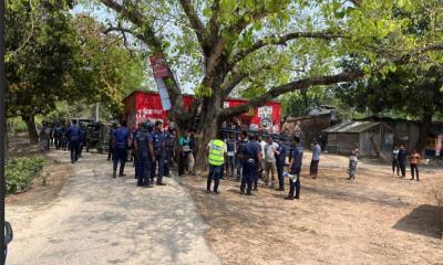 চাঁপাইনবাবগঞ্জে শালিস বৈঠকে উত্তেজনা, অর্ধশত ককটেল বিস্ফোরণ