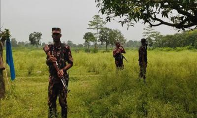 টাকার বিনিময়ে পুশইনে সহযোগিতা! সীমান্তে সক্রিয় বাংলাদেশি দালাল চক্র