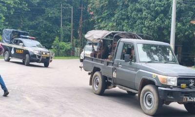 থমথমে চবি ক্যাম্পাস, চলছে যৌথবাহিনীর টহল