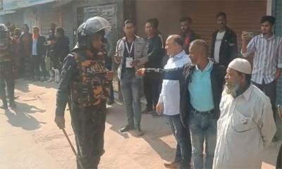 চুয়াডাঙ্গায় নগদ টাকাসহ ভোটকেন্দ্র থেকে জামায়াত নেতা আটক