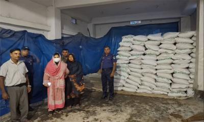 চুয়াডাঙ্গায় অবৈধভাবে মজুতকৃত ৪০৩ বস্তা সার জব্দ
