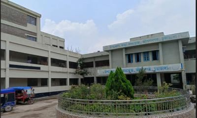 কাগজে-কলমে চিকিৎসক থাকলেও বাস্তবে নেই