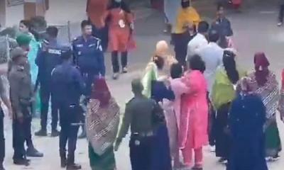 ভোটারদের কেন্দ্রে আসতে বাধা, এজেন্ট বের করে দেয়ার অভিযোগ