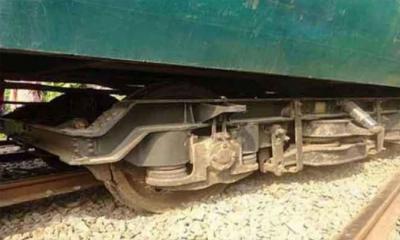 ইঞ্জিনসহ বগি লাইনচ্যুত, কক্সবাজার-চট্টগ্রাম ট্রেন চলাচল বন্ধ