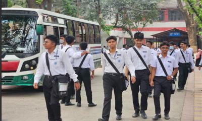 দীর্ঘ ছুটির পর ক্লাসে ফিরলেন শিক্ষার্থীরা, ঢাকা কলেজে স্বস্তির আমেজ