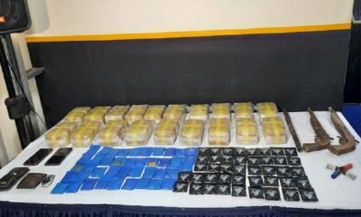 অস্ত্রসহ ডিলার আটক