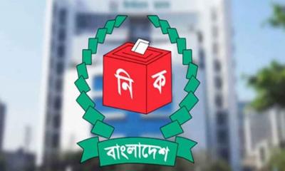 ভোটকেন্দ্রে মোবাইল ব্যবহার করতে পারবেন সাংবাদিকরা, ইসির আশ্বাস