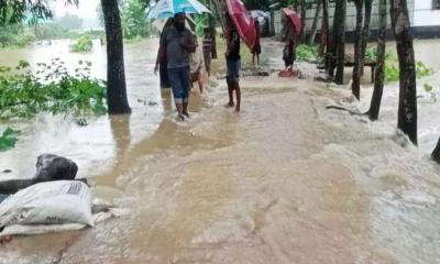 ফেনীতে বন্যা নিয়ন্ত্রণ বাঁধে ভাঙন, ৩০ গ্রাম প্লাবিত