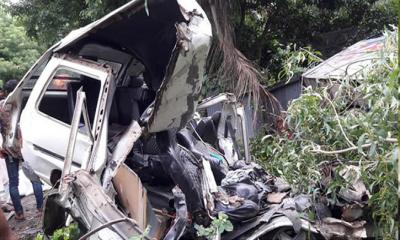 গোপালগঞ্জে বাস-মাইক্রোবাস সংঘর্ষ, নিহত ৫