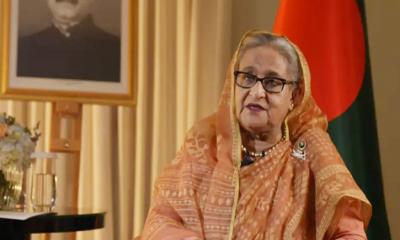 রাজনীতি ছাড়ার ঘোষণা হাসিনার, নৌকার হাল ধরবেন কে!