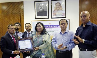 শীর্ষ করদাতার সম্মাননা পেল ইসলামী ব্যাংক