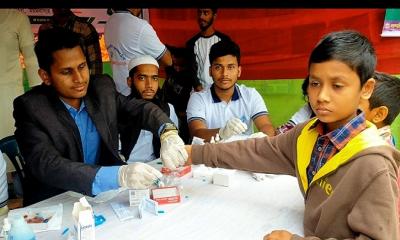 নান্দাইলে বিনামূল্যে ৮ শত মানুষের রক্তের গ্রুপ নির্ণয়