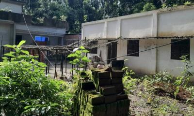 প্রবাসীর বসতঘরের তালা ভেঙে মালামাল লুট, মামলা নিচ্ছে না পুলিশ