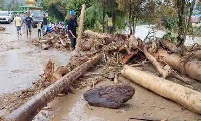 ইন্দোনেশিয়ায় বন্যা-ভূমিধসে নিহত ২৬, নিখোঁজ ৬