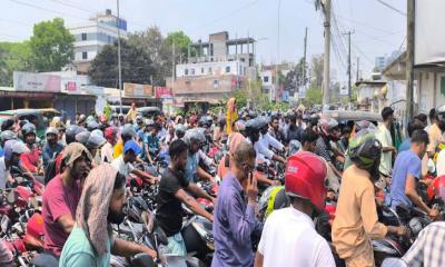 তেল নিয়ে তেলেসমাতি কারবার