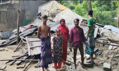 কাঁঠালিয়ায় বৃষ্টিতে ভেঙে গেছে ঘর, গৃহহীন হতদরিদ্র পরিবার
