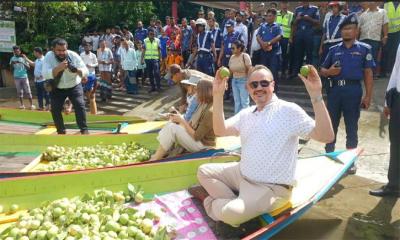 ভীমরুলীর পেয়ারা রপ্তানির সম্ভাবনা দেখছেন মার্কিন রাষ্ট্রদূত