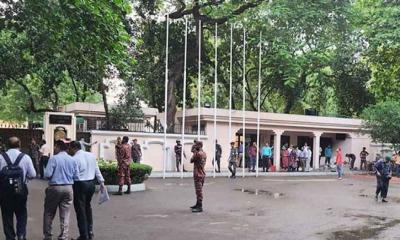 যমুনায় অনানুষ্ঠানিক বৈঠকে উপদেষ্টা পরিষদ