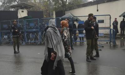 করাচিতে মার্কিন দূতাবাসে হামলা, নিহত ৯