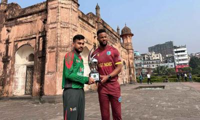 ঐতিহাসিক লালবাগ কেল্লায় ওয়ানডে সিরিজের ট্রফি উন্মোচন