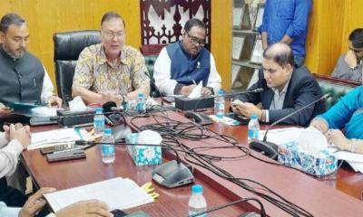 দ্রব্যমূল্যের লাগাম টেনে ধরতে বৈঠকে তিন মন্ত্রী