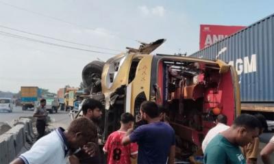 মুন্সীগঞ্জে বাস-প্রাইভেটকারের সংঘর্ষ, নিহত ৪