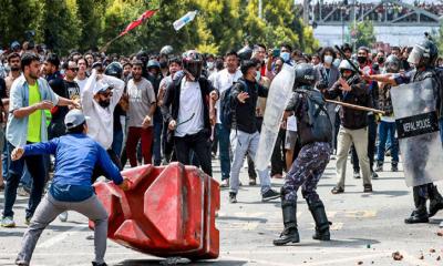 নেপালজুড়ে ছড়িয়ে পড়েছে বিক্ষোভ, আজও রাস্তায় তরুণরা