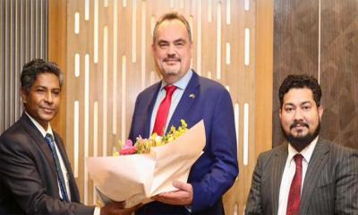 ঢাকায় এলেন নতুন মার্কিন রাষ্ট্রদূত