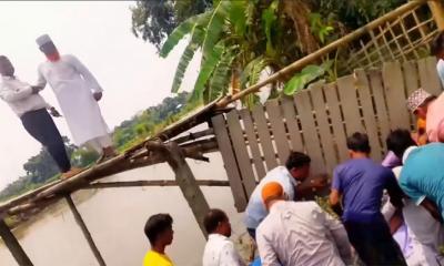 কাঠের সাঁকো ভেঙে নদীতে জামায়াত নেতারা, রক্ষা পেলেন এমপি